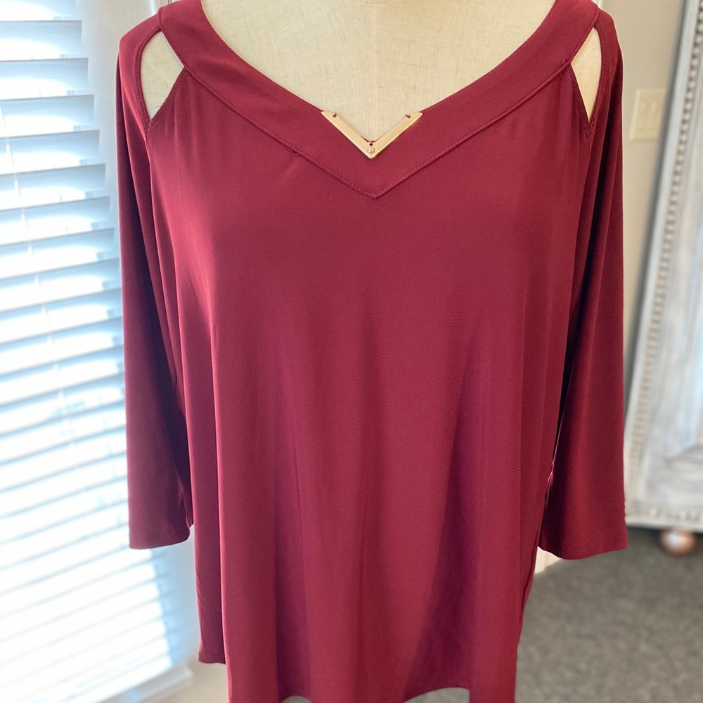 Dressy Cut Detail Top 1X